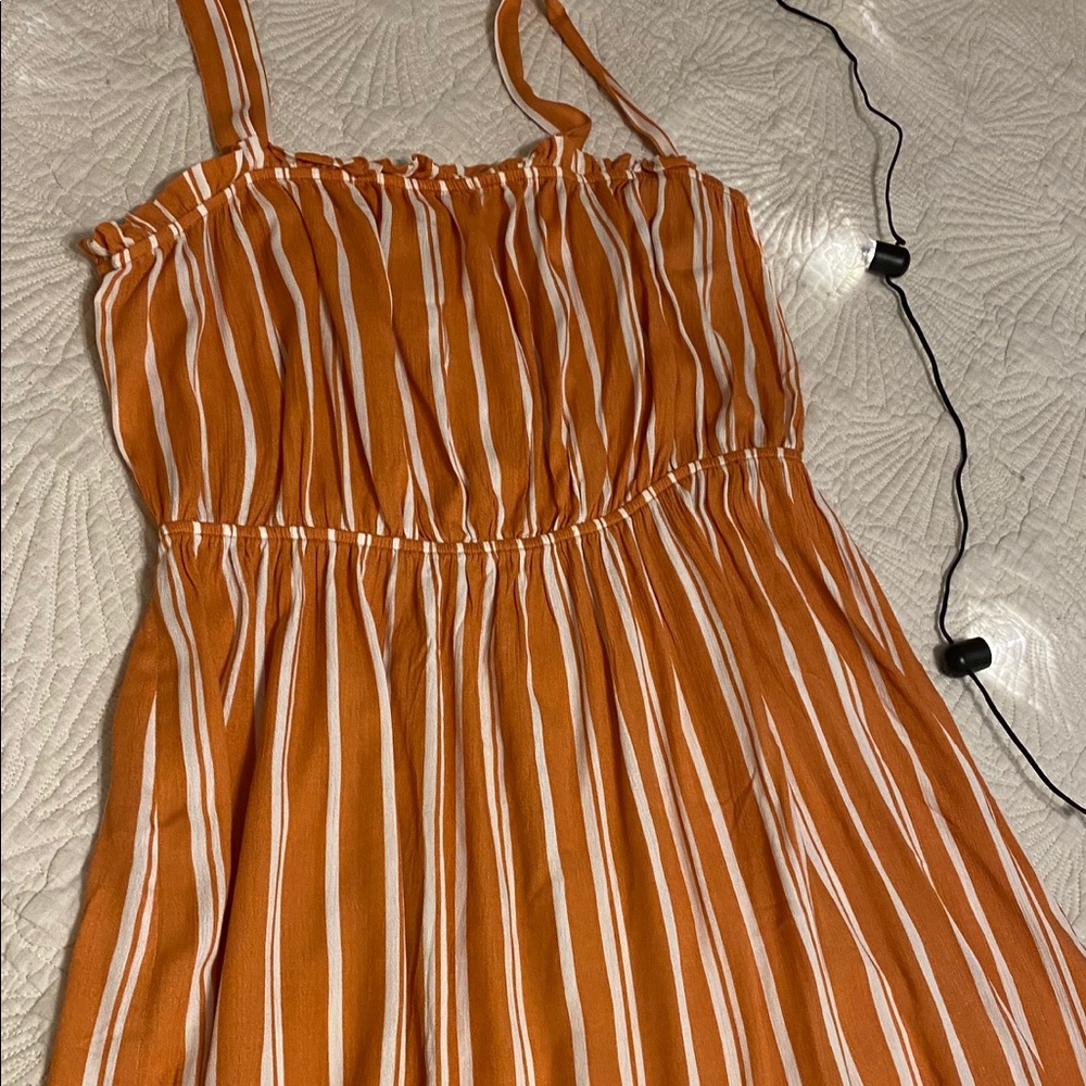 Above the knee confortable dress